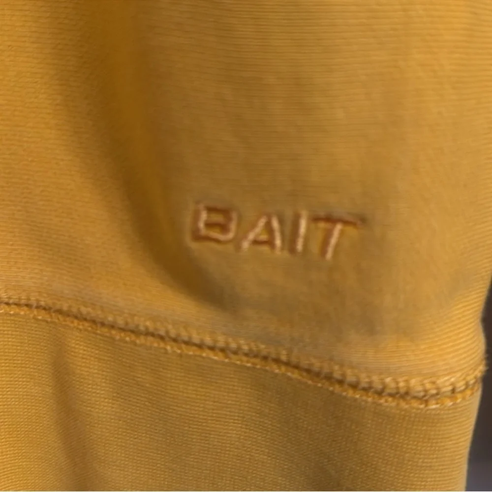 BAIT Yellow Sweatshirt Mens Size Small - Picture 5 of 8